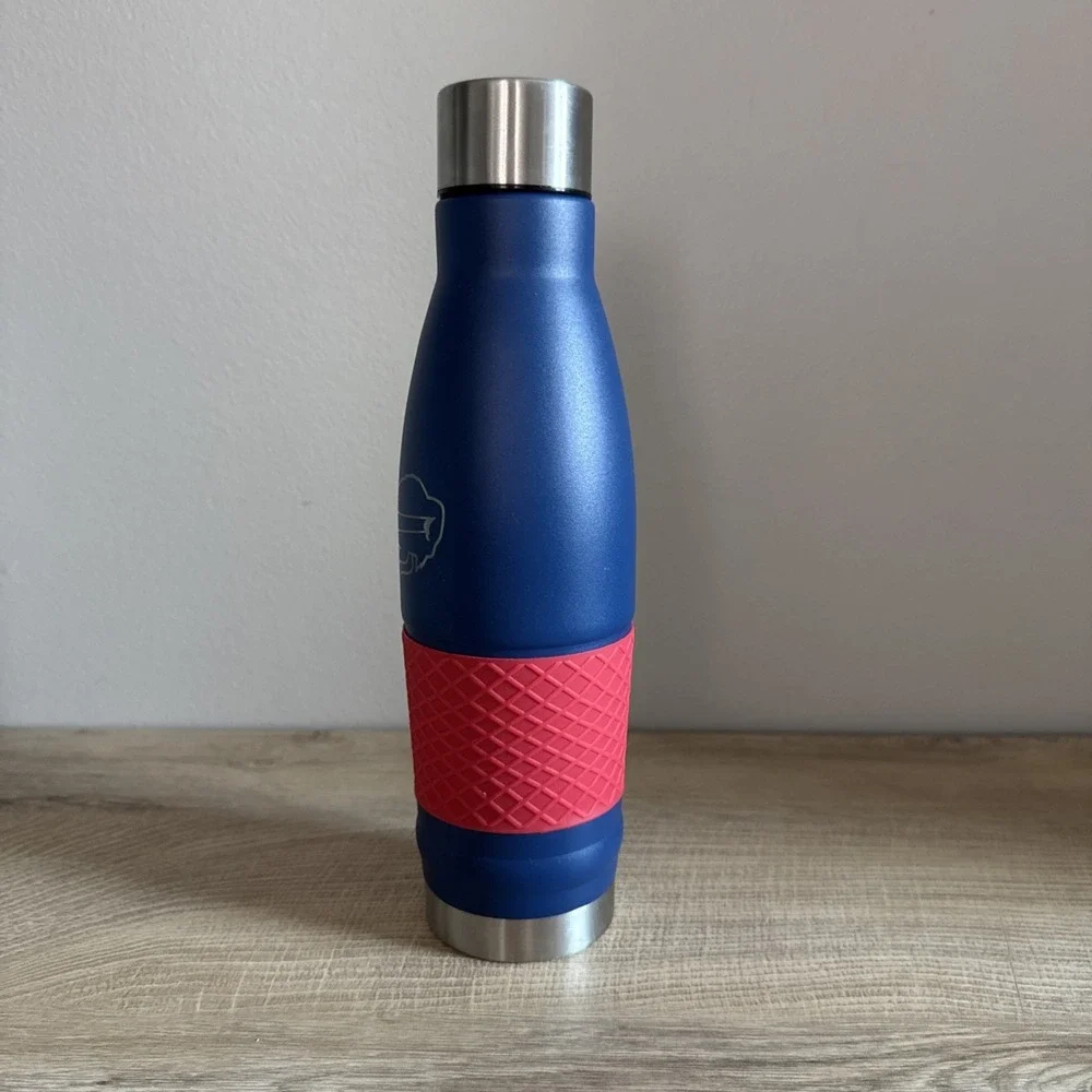 Buffalo Bills Water Bottle NFL Fandom Blue Red Silver 20 oz Vacuum Sealed‎ New